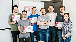 Promwad вручает сертификаты выпускникам тренинга по разработке встроенного ПО на базе GNU/Linux 