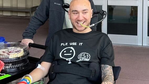 «Тэхнічна я кібарг»: першы пацыент Neuralink расказаў, як чып змяніў яго жыццё