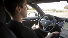 Автопилот Tesla попал в ДТП на съёмках рекламы о том, как он крут