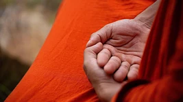 Сеньорность без героизма: Как перестать быть человеком, без которого всё ломается