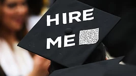 «Я чувствую себя беспомощной»: выпускники в США не могут найти работу