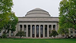 MIT потратит $1 млрд на создание нового ИИ-колледжа «для билингвов будущего» 