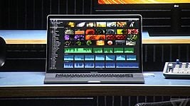 Apple представила новый MacBook Pro с двумя дисплеями 