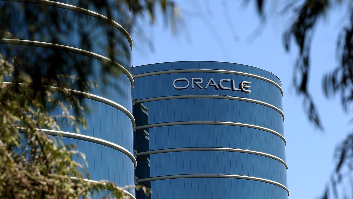 Oracle сократит тысячи сотрудников чтобы сэкономить $1 млрд