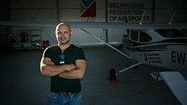 «В теории пассажир-программист может посадить самолёт». Пилот первой белорусской кругосветки — об отказе от ИТ-карьеры, запретных зонах вокруг президентов и софте на борту