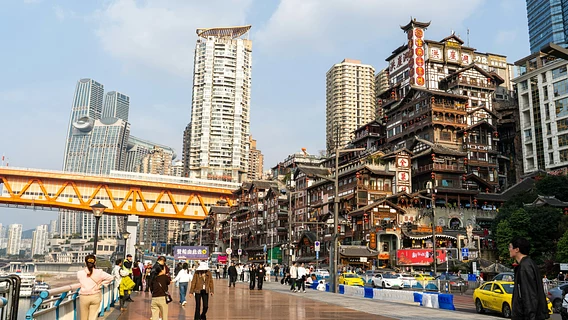 «Мы верым у грошы». Пагаварылі з беларусамі, якія будавалі бізнес з кітайцамі