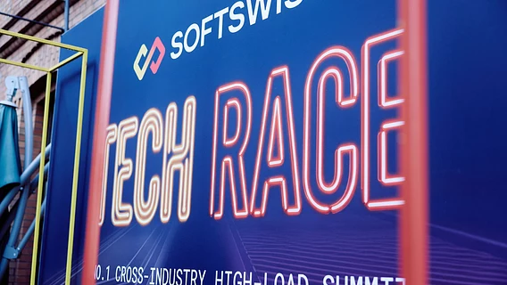 «Понетворкать и послушать базз». Как прошёл первый Tech Race Summit в Варшаве