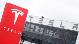 Tesla хочет купить себе полупроводниковый завод