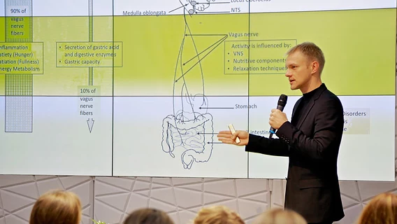 Чаму карткай мы трацім больш, а з Kindle запамінаем менш? Тлумачыць лекар