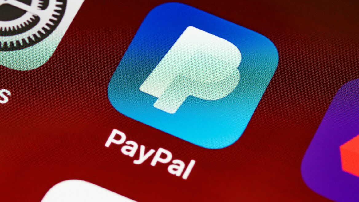 Першы банк даў адказ з нагоды праблем з PayPal