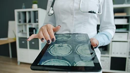 Беларус требовал от врачей лекарства, которые ему «прописал» чат-бот