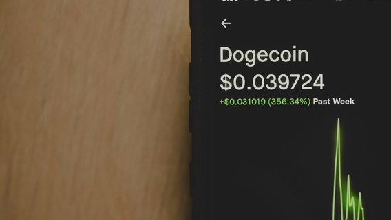 Dogecoin взлетел на 20% из-за Трампа