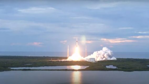 Space X запустила ракету с мыса Канаверал. Это первый за десятилетия запуск на полярную орбиту