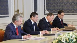 «Нестандартный подход». У Лукашенко обсуждают проекты указов о ПВТ