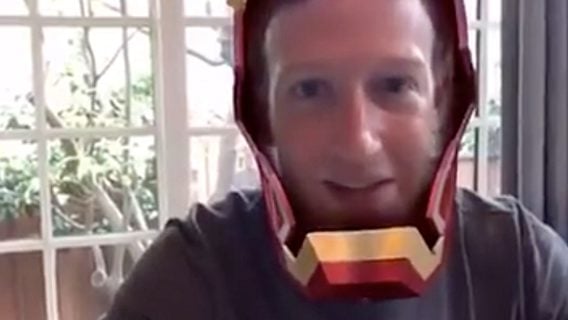 Видео дня. Марк Цукерберг приветствует команду Masquerade в новой маске 