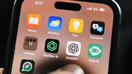 Чат-боты меняют ваши политические взгляды, но при этом врут