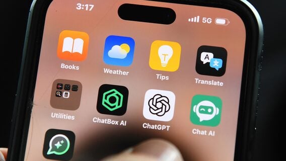 Чат-боты меняют ваши политические взгляды, но при этом врут