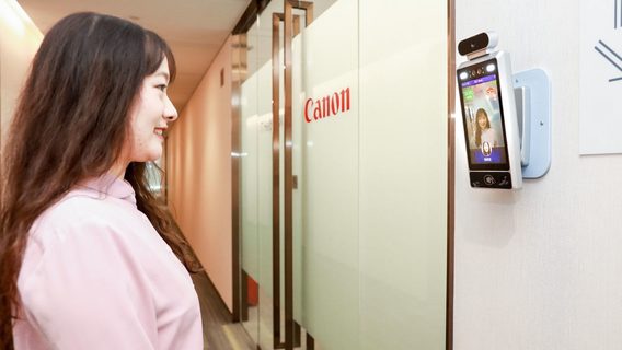 Canon установила “умные” камеры — к работе допустят только улыбающихся сотрудников