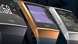 Fitbit представила «умные часы» с собственной операционной системой 