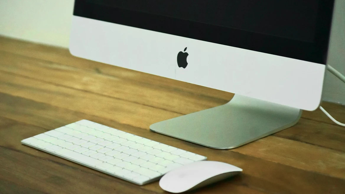 С цифровыми помощниками и ориентацией на практику. В Минобразования рассказали как обучают поколение Альфа