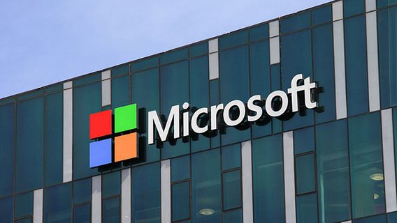 Прибыль Microsoft за год снизилась, выручка за квартал стала рекордной