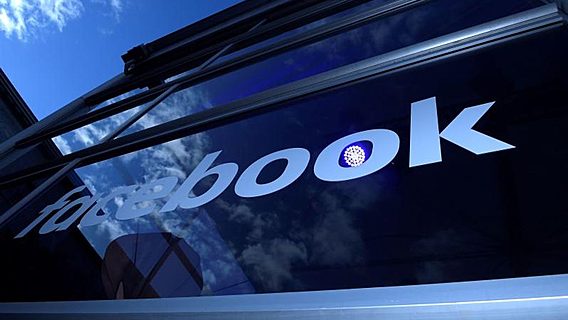 Facebook обвинили в нелегальном сборе пользовательских данных 