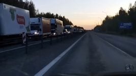 Российские военные на выходных проверяли всех, кто ехал из Беларуси в Россию и обратно Российские военные на выходных проверяли всех, кто ехал из Беларуси в Россию и обратно