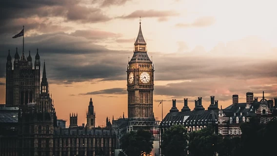 Великобритания вводит электронные визы. Вот что изменится для беларусов