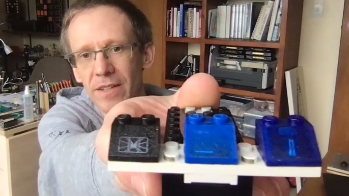 Инженер создал компьютер в кубике LEGO