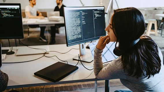 Топ-модели для кодинга ошибаются в четверти случаев — исследование