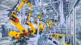 В 2021 году Китай установил столько же промышленных роботов, сколько весь остальной мир