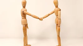 Университет сложных переговоров: здесь учат договариваться, когда обычные аргументы уже не работают