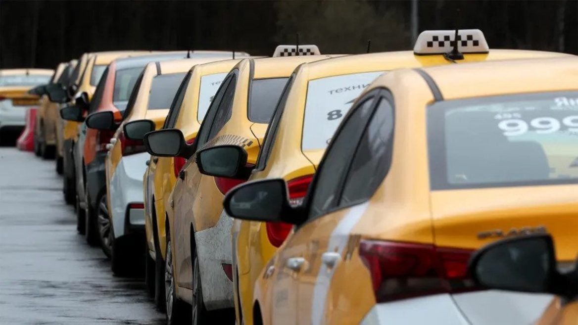 «Яндекс» ведёт переговоры с беларусской компанией о поставках машин для такси из-за дефицита