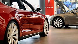 Tesla обвинила бывшего руководителя программы автопилота в краже технологии 