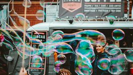 «Долбаных 9 млрд за набор текстовых промптов». Виктор Хаменок о том, почему ИИ — это пузырь