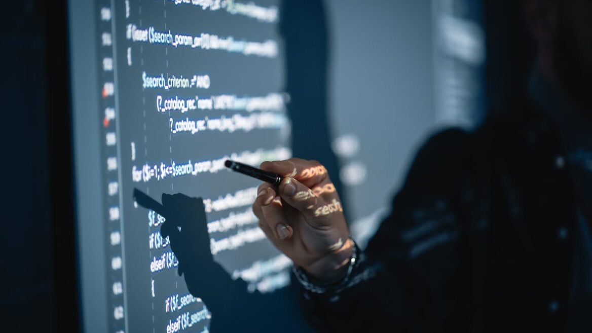 Украинский офис EPAM бесплатно помогает местным военным «войти в айти»