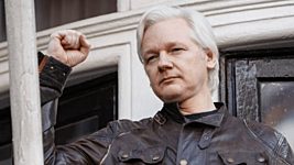 Сооснователя WikiLeaks Джулиана Ассанжа арестовали в Лондоне 