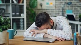 Працаваў 140 гадзін на тыдзень: айцішнік, на якога накінулася Даліна, выказаўся з нагоды сітуацыі Працаваў 140 гадзін на тыдзень: айцішнік, на якога накінулася Даліна, выказаўся з нагоды сітуацыі