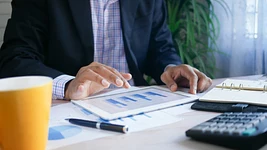 Salesforce нанимает только в одном направлении, и это не инженеры