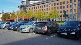 «То ли цинизм, то ли идиотизм». 9 аргументов скептика, который никогда не купит электрокар