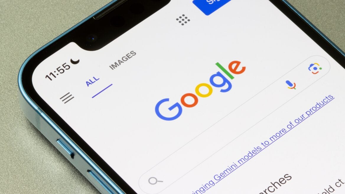 Google запэўнівае што ШІ не забе пошук але ў судзе сцвярджае адваротнае