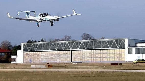 Исследователи показали первую в мире автономную систему посадки самолётов (видео) 