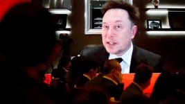 Илон Маск прокомментировал подозрения, что электрокары Tesla шпионят в Китае: «Нас закроют»