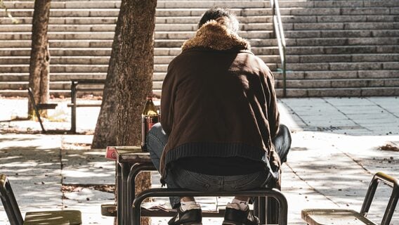 «СЕО прыходзіў на дэйлі п'яным». Чаму людзі не сыходзяць з месцаў, дзе перасталі плаціць (і ўвогуле трэш)