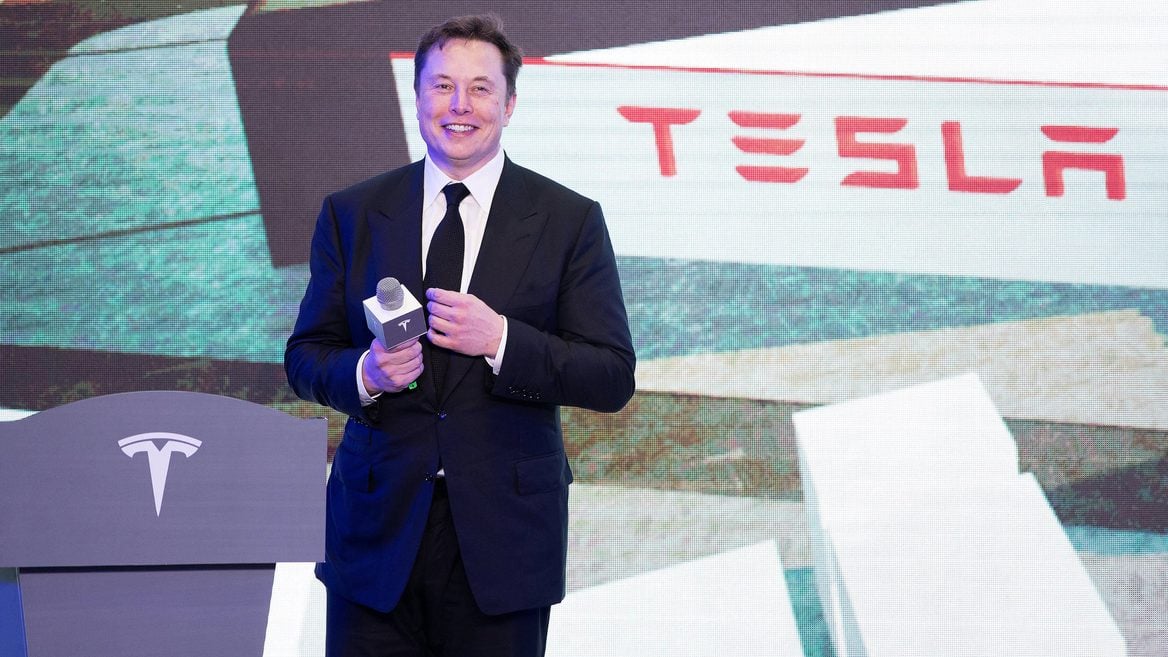 Илон Маск провозгласил себя «технокоролём» Tesla