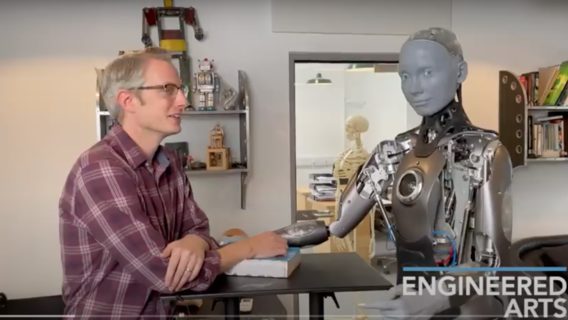 Робот-гуманоид рассказал человеку, начнется ли восстание машин