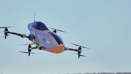 В Австралии испытали первый в мире летающий гоночный электрокар
