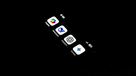 DeepSeek V4-Flash стала самой дешёвой среди известных ИИ-моделей: тесты обошлись в сотню раз меньше, чем Claude Fable 5