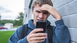 Зумеры цяпер не кажуць «алё» і маўчаць у слухаўку Зумеры цяпер не кажуць «алё» і маўчаць у слухаўку