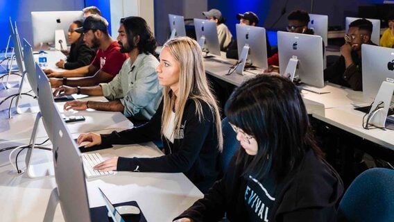 Война за ИИ-кадры дошла до стажёров: им платят как сеньорам